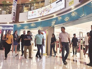 Malls and retailers working to resolve differences
