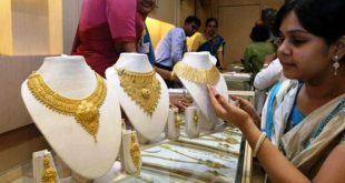 Gold and silver market illuminated on Dhanteras, sales of coins increased