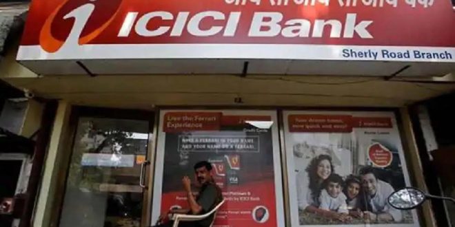 ICICI, Axis Bank jerk in Festive Season, will be charged for depositing cash