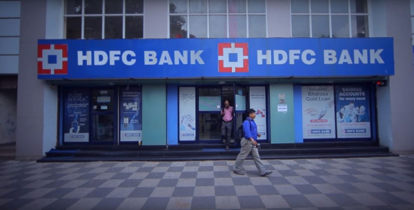 RBI bans HDFC's digital service
