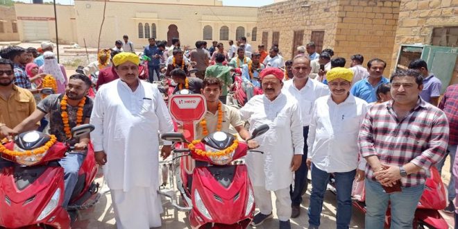 Minority Affairs Minister distributed scooties to specially abled people in Jaisalmer.