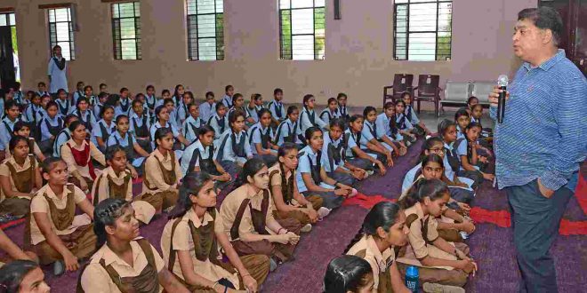 Dial Future Program: Secretary of School Education did counseling of girls in Jaipur