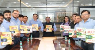 मोशन ने लॉन्च की नई नीट पीवायक्यू सोल्यूशन बुक्स, सवालों के साथ क्यूआर कोड से मिलेगा वीडियो सोल्यूशन