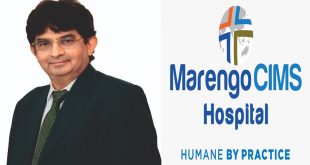 Maringo Sims and Chandra Knee Clinic successfully performed surgery on a 90-year-old Canadian patient, enabling him to walk again, setting a unique example of medical care.