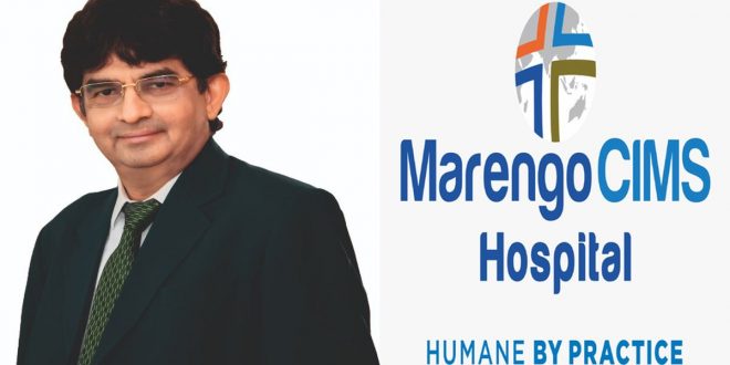 Maringo Sims and Chandra Knee Clinic successfully performed surgery on a 90-year-old Canadian patient, enabling him to walk again, setting a unique example of medical care.