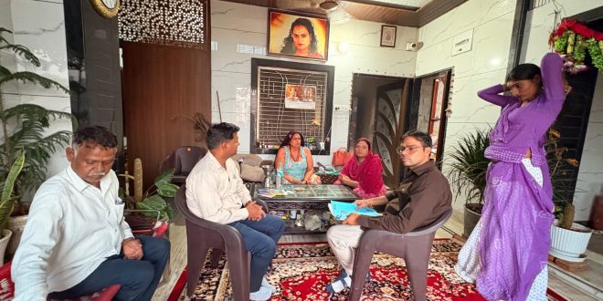 किन्नर समाज को योजनाओं की दी जानकारी, समस्याएं सुनीं