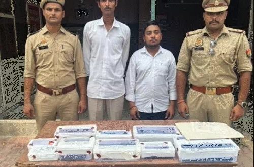 A fake police station was operating in Meerut; fake CO, inspector and constable were caught.