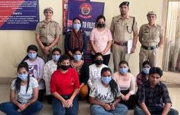 डीग पुलिस का ‘ऑपरेशन काउण्टडाउन’: दिल्ली में चल रहे बड़े अंतरराज्यीय फर्जी कॉल सेंटर का भंडाफोड़, 64 आरोपी गिरफ्तार व 2 नाबालिग रेस्क्यू