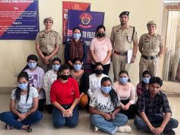 डीग पुलिस का 'ऑपरेशन काउण्टडाउन': दिल्ली में चल रहे बड़े अंतरराज्यीय फर्जी कॉल सेंटर का भंडाफोड़, 64 आरोपी गिरफ्तार व 2 नाबालिग रेस्क्यू